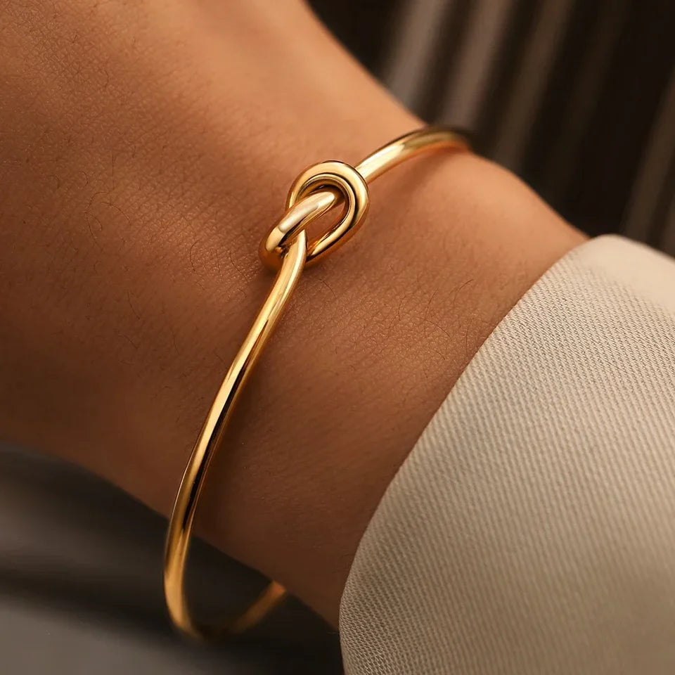 Bracciale Nodo oro al polso
