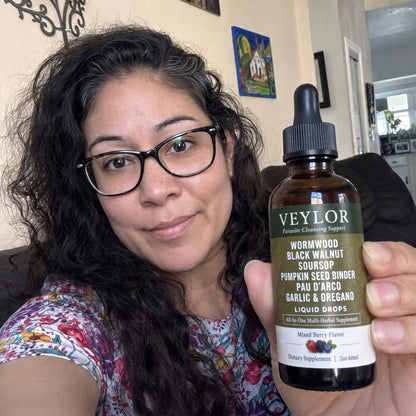Customer holding Veylor Deep Cleanse